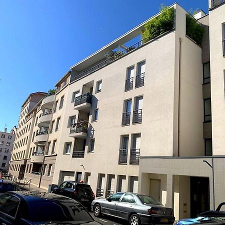 Apartamento Beau Studio Tout Confort Au Calme Avec Parking . Villeurbanne Exterior foto