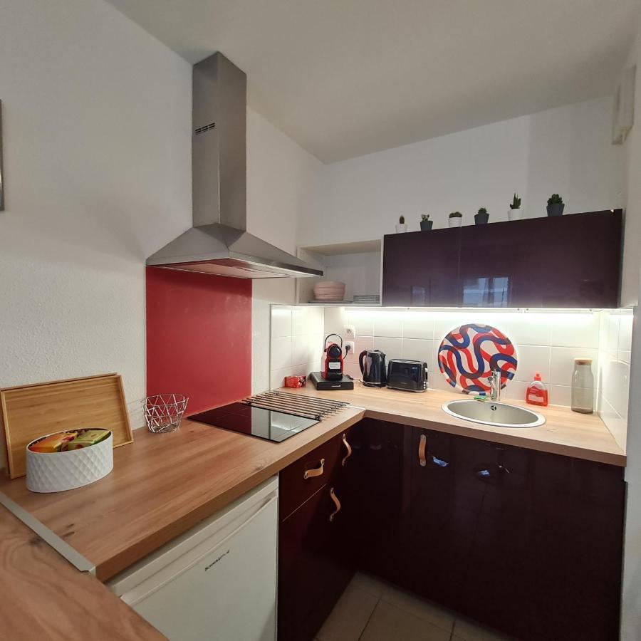 Apartamento Beau Studio Tout Confort Au Calme Avec Parking . Villeurbanne Exterior foto